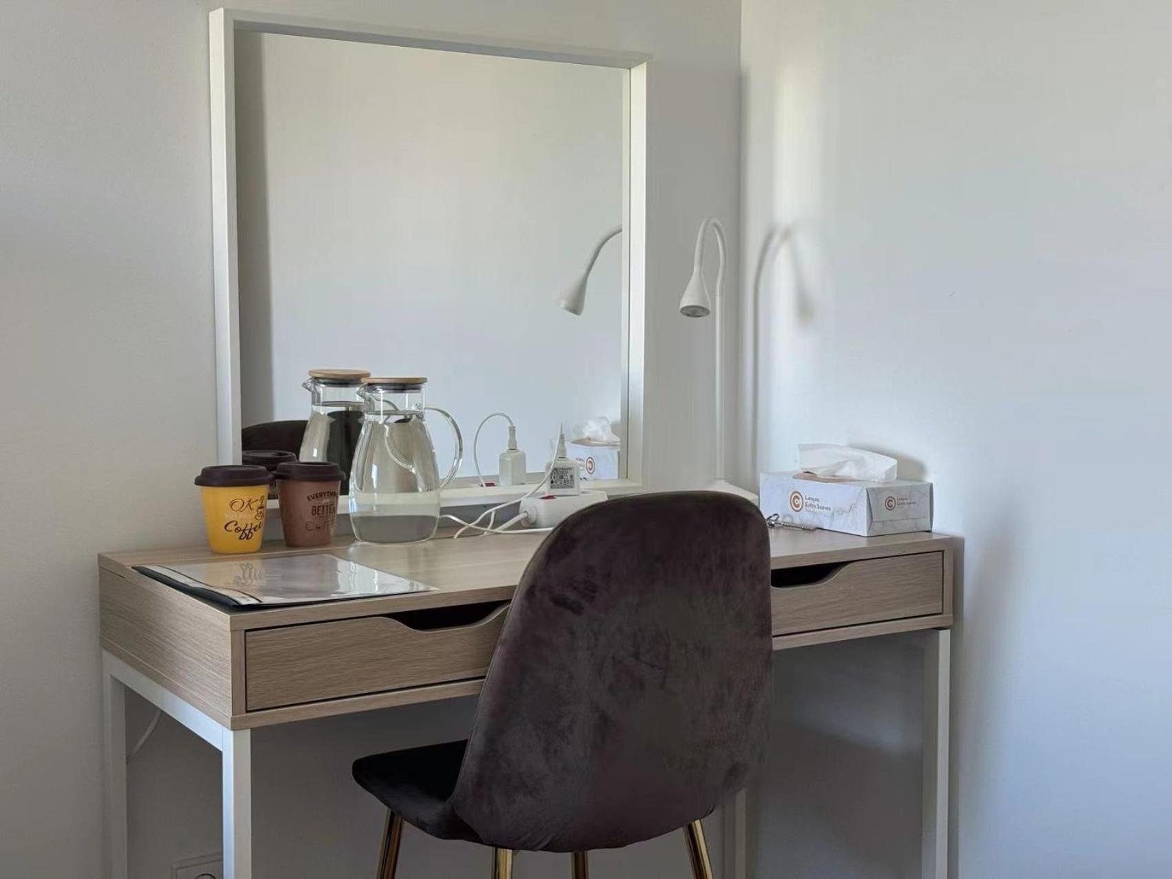 Comfy Room Near Metro & Airport Lisbon Luaran gambar